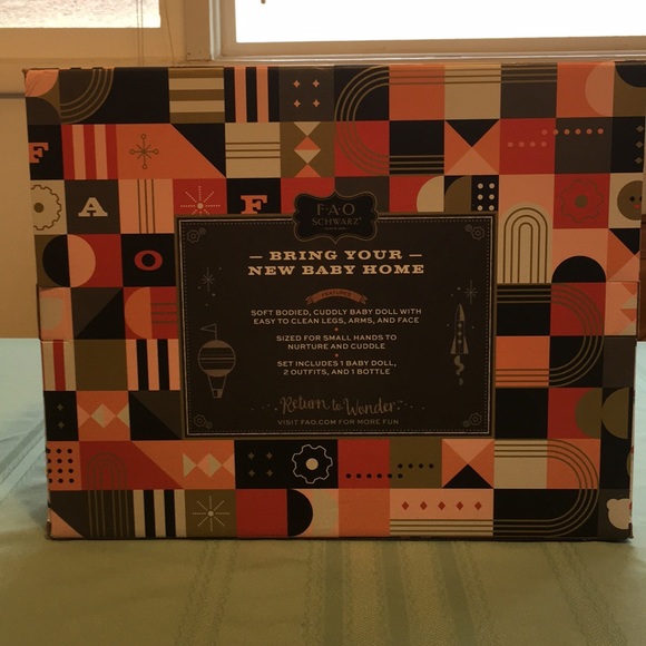 F.A.O. SCHWARZ My first Baby Doll 7 Piece set NEW Soft skin Clothes & headbands - Picture 4 of 4